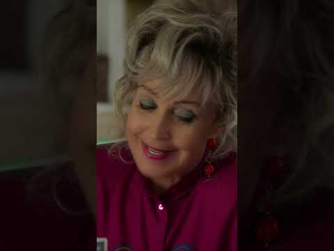 Meemaw Teaches Sheldon how to Bluff | Young Sheldon